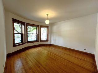 849 W Grace St APT 1, Chicago, IL 60613