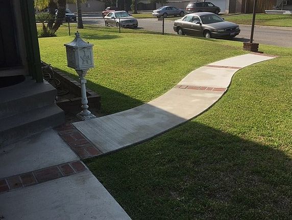 3rd image of 1038 E El Dorado St