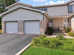 15960 Ashford Ct, Tinley Park, IL 60477