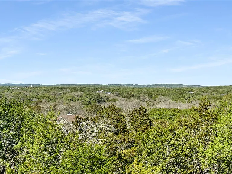 424 Shady Bluff Dr — Photo 2