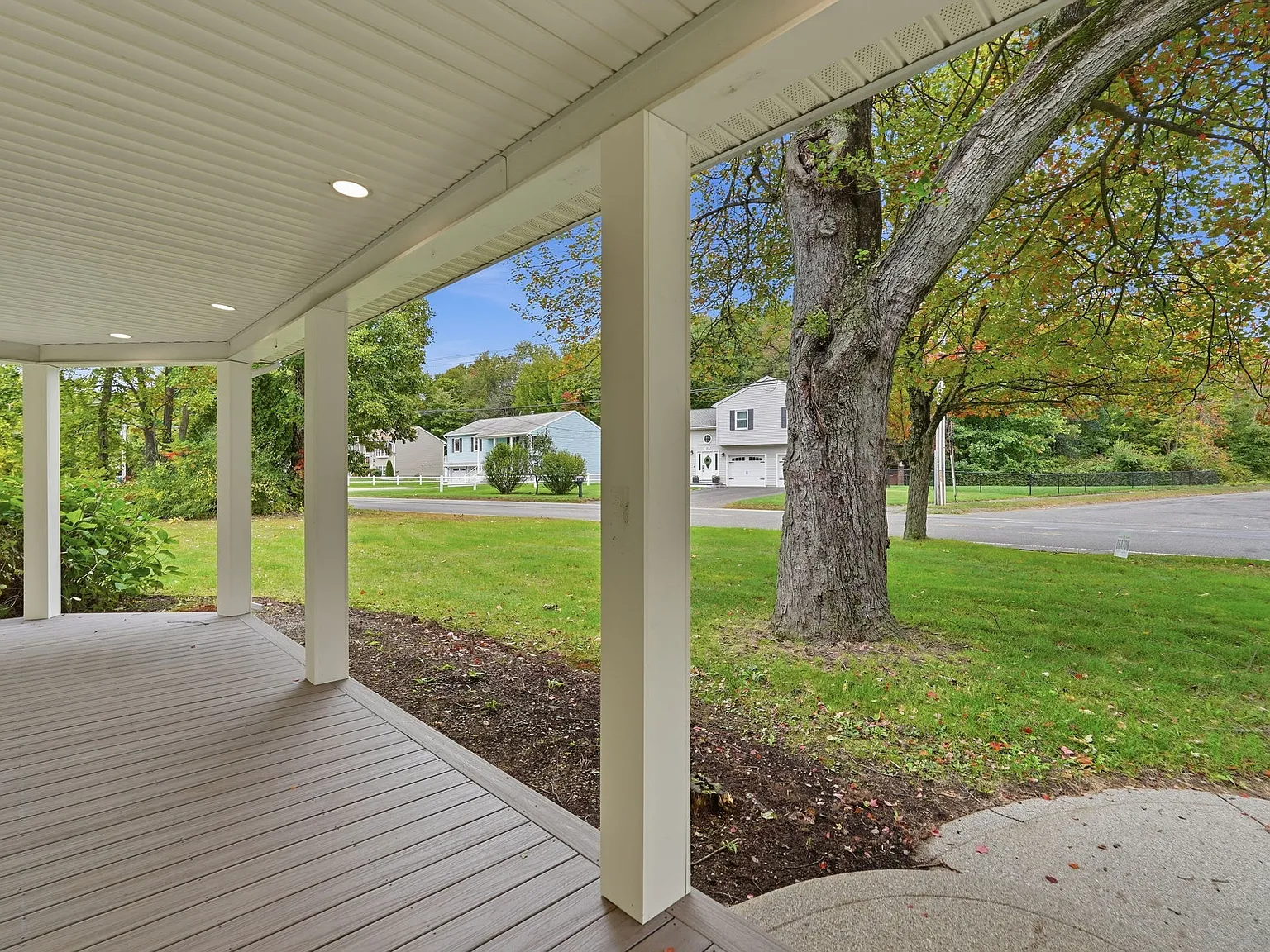 3 bed, 1989 sqft, $2,900 — Photo 4