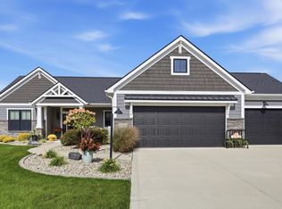 1909 Fairway Dr, Auburn, IN 46706