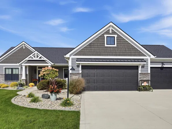 1909 Fairway Dr, Auburn, IN 46706