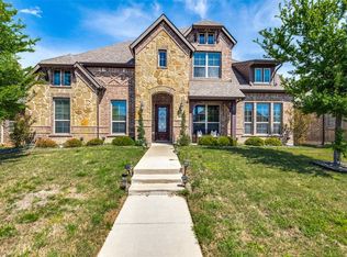 121 White Oak Ln, Red Oak, TX 75154