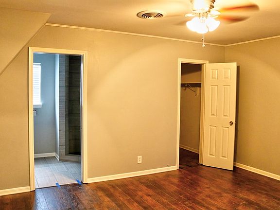 4th image of 385 Bandera Blvd