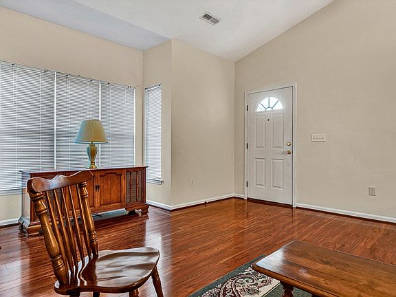 3rd image of 1902 Haworth Cir