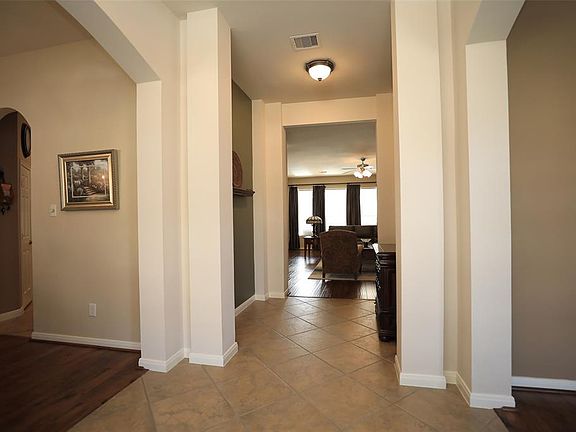 5th image of 13315 Northspring Bend Ln
