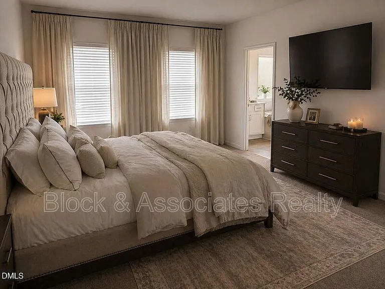 112 Moonflower Ln — Photo 2