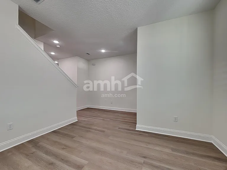 11446 Bay Hill Cir — Photo 9