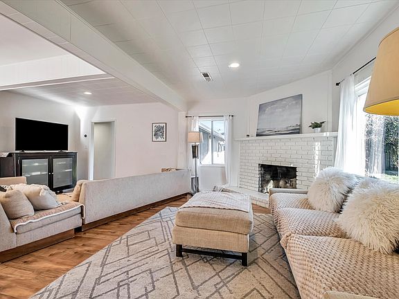 5th image of 149 Palisades Ave