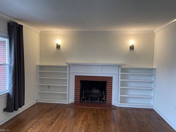5th image of 2754 Greendale Ave