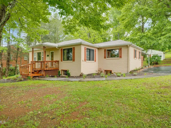 112 Crossway Rd, Bristol, VA 24201