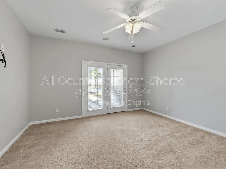 264 Viareggio Rd — Photo 17