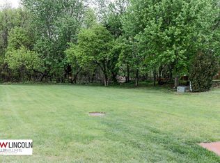 923 SW 24th St, Lincoln, NE 68522