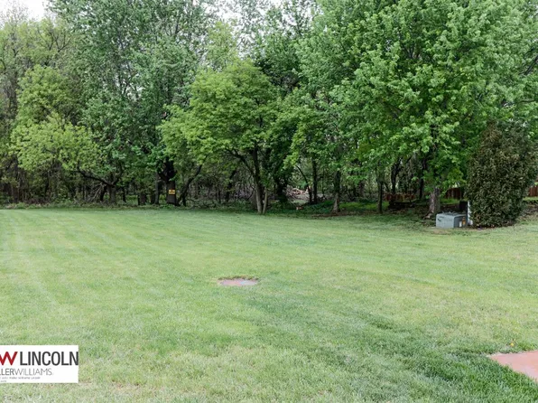 923 SW 24th St, Lincoln, NE 68522