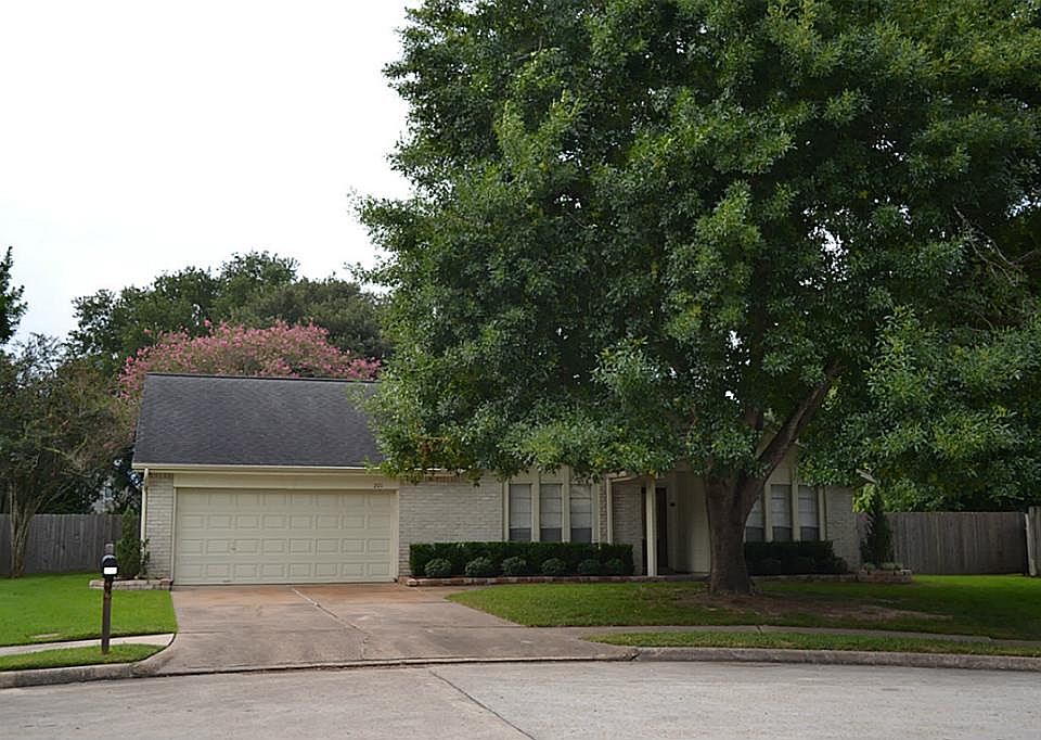 1st image of 201 Old Oaks St
