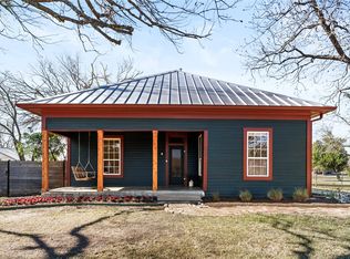 518 N Avenue F, Elgin, TX 78621