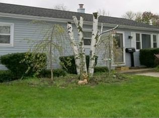 2521 E Van Norman Ave, St Francis, WI 53235