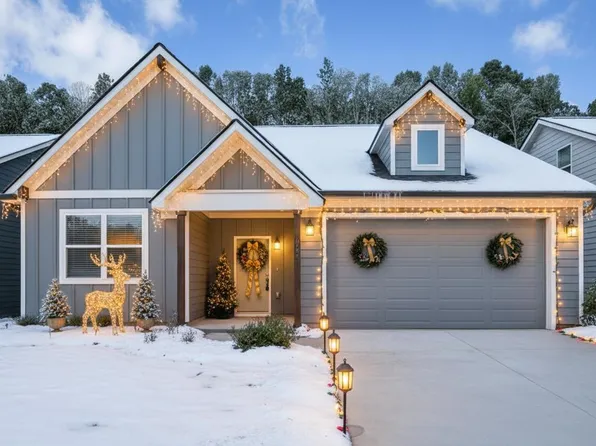 582 Hatch Trl, Soddy Daisy, TN 37379