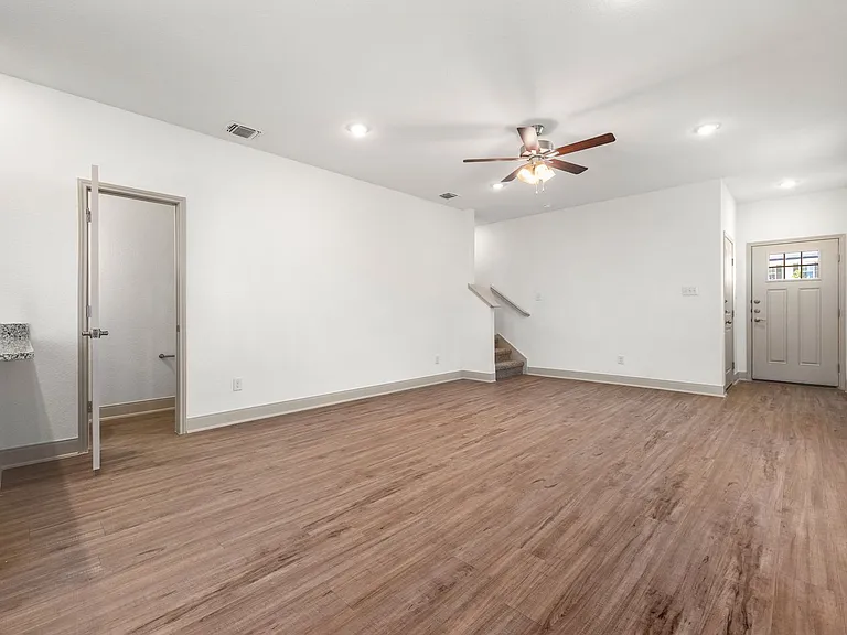 7518 Gramercy Way #102 — Photo 4