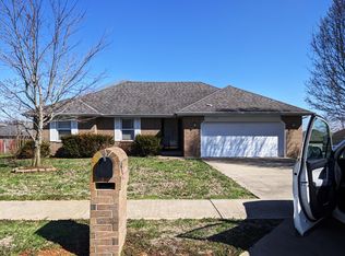 1106 S Mahogany Rd, Nixa, MO 65714