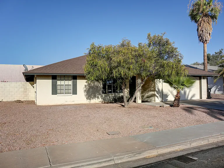 1453 S Cochise — Photo 2