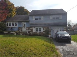 1229 Dahlia Rd, Warminster, PA 18974