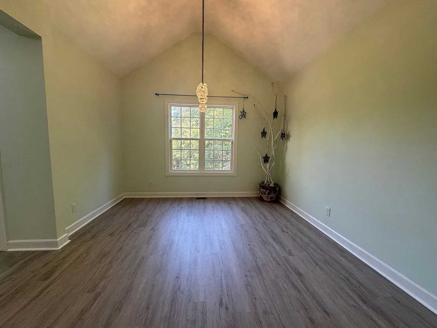 Spacious 3BR/2.5BA Hickory Home with Bonus Room — Photo 3