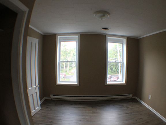 4th image of 107 S Pawling St #4