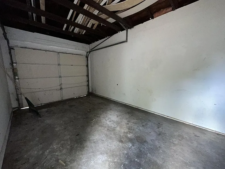 107 Anistasia Dr — Photo 6