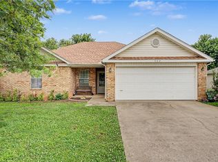 302 S Wright St, Lowell, AR 72745