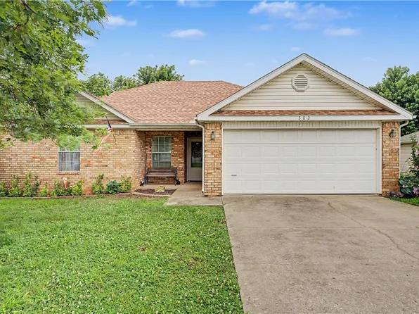 302 S Wright St, Lowell, AR 72745