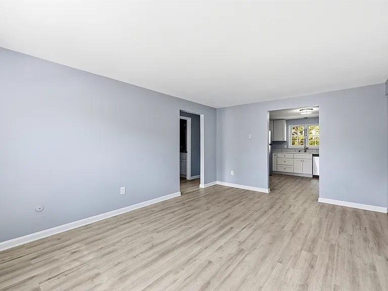 8 Maple Crest Cir #C — Photo 17