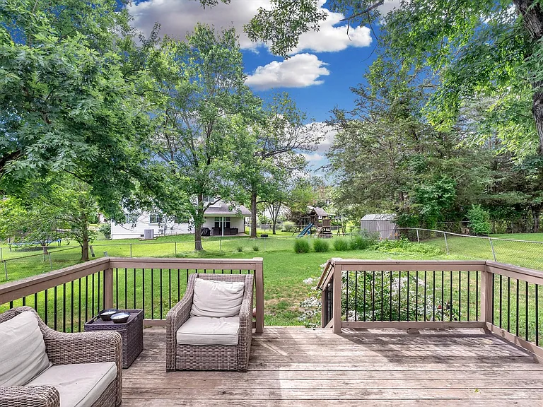 1338 Greenmar Dr — Photo 30