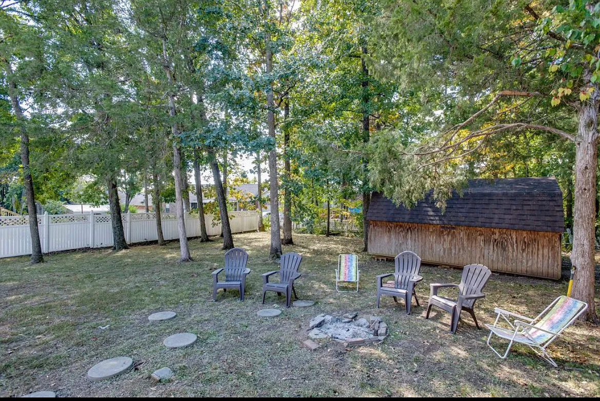 Building Photo - 3208 Brookmont Cir