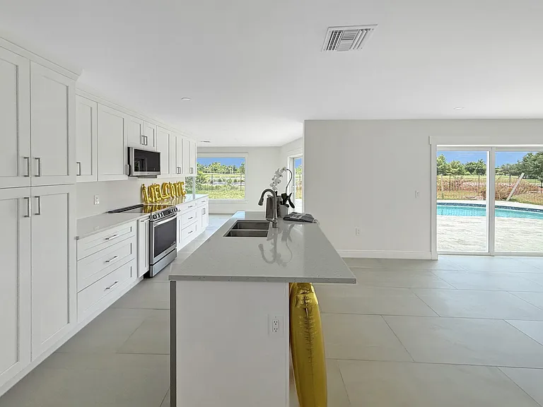 6950 Overlook Dr — Photo 16