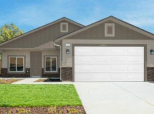 1001 N Cypress St, Woodlake, CA 93286