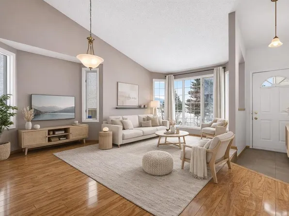 1208 S Sunvista Way SE, Calgary, AB T2X 3G1