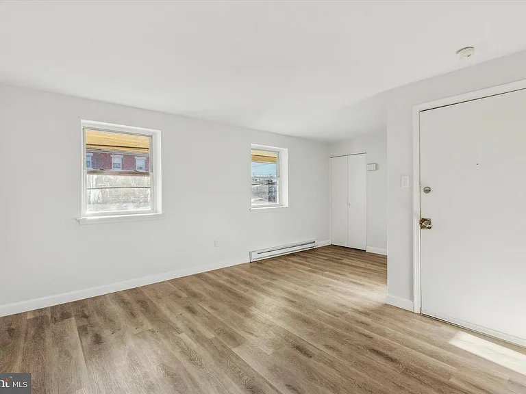 329 Buttonwood St #D — Photo 5