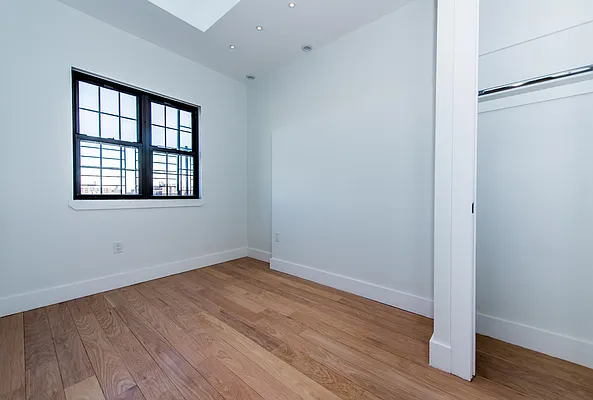 Rented by Nooklyn NYC LLC | media 41