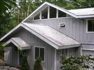 117 Granite Dr, Lords Valley, PA 18428