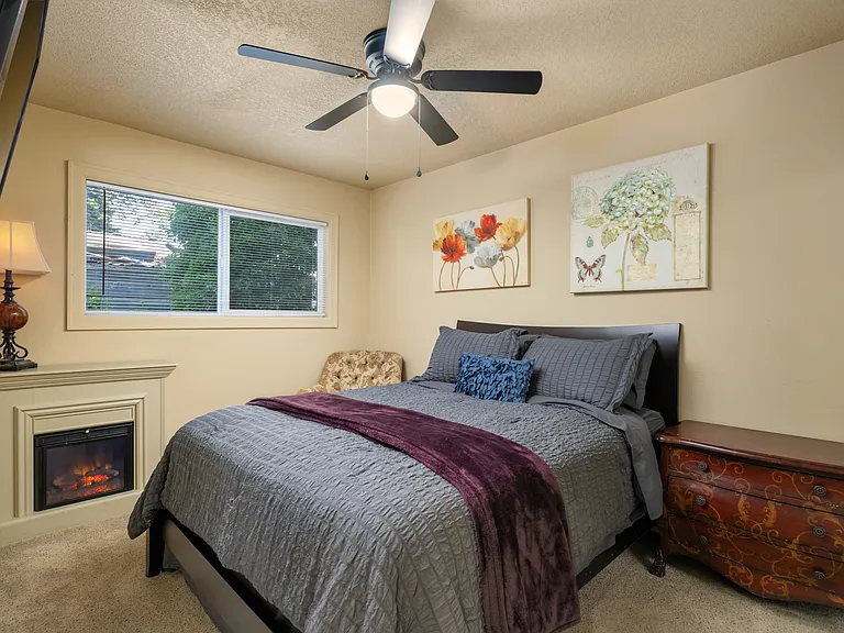 430 E Hereford St #A — Photo 8
