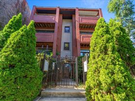 6500 S Minerva Ave, Chicago, IL