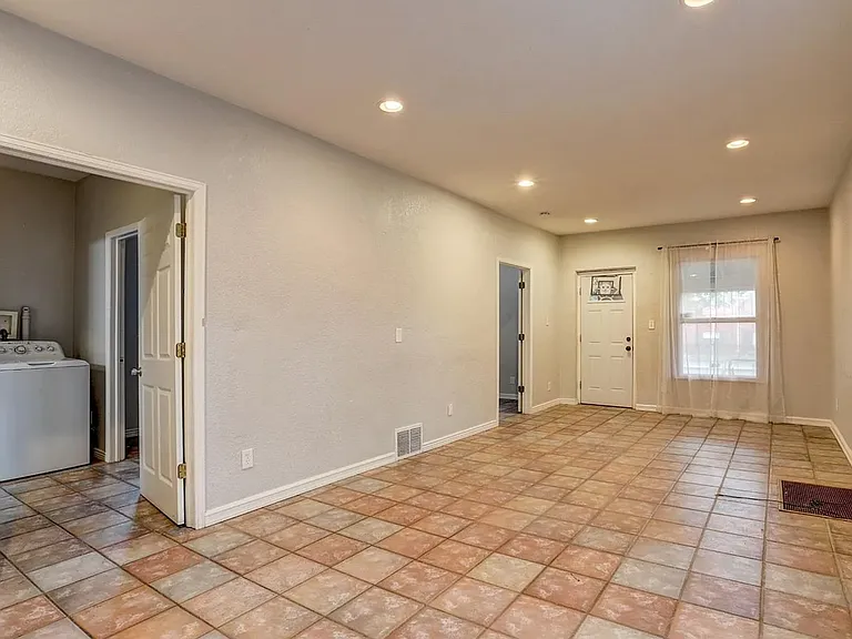 2231 Federal Blvd — Photo 4