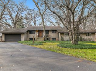 611 Hawthorne Ct, Carpentersville, IL 60110