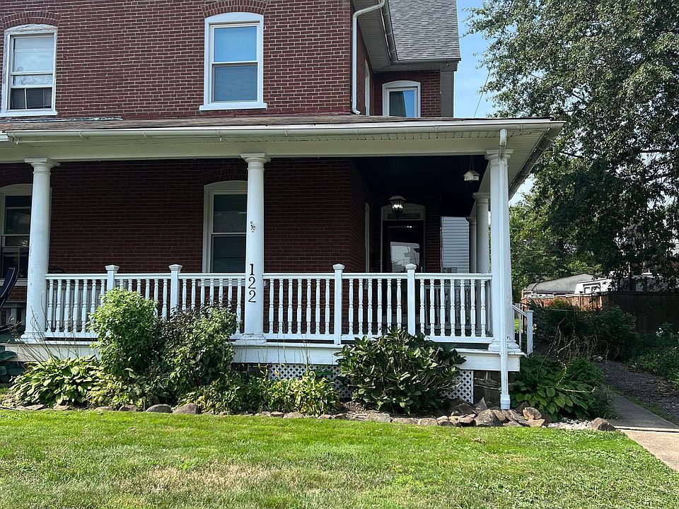 1st image of 122 E 4th St