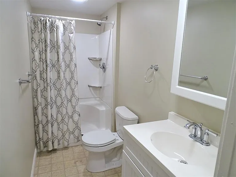 125 E Main St #C — Photo 8