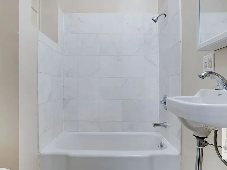 621 Taylor St — Photo 17