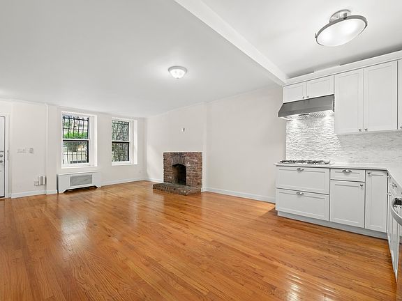 2nd image of 316 W 71st St
