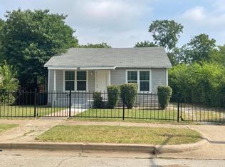 1025 E Davis Ave, Fort Worth, TX 76104